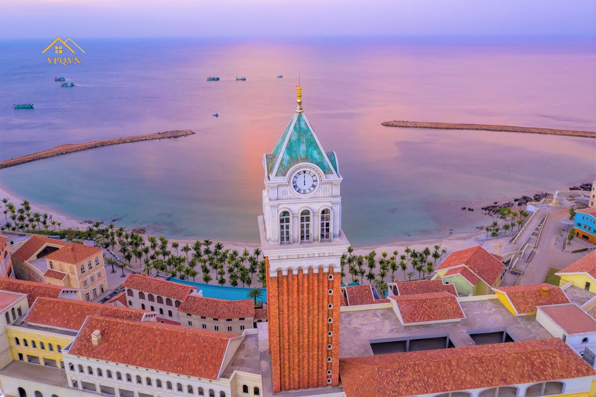 Tháp đồng hồ Venice Phú Quốc