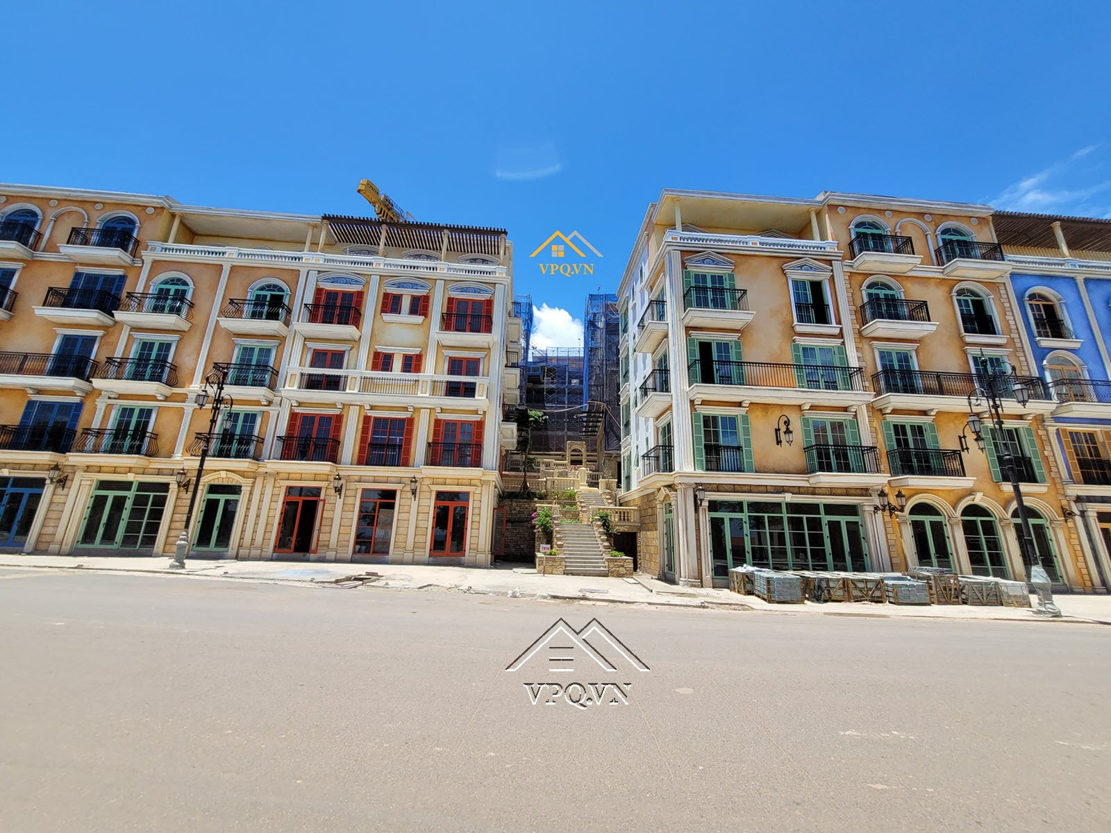Khu tiểu cảnh đầu ti&ecirc;n ho&agrave;n thiện tại Shophouse The Center