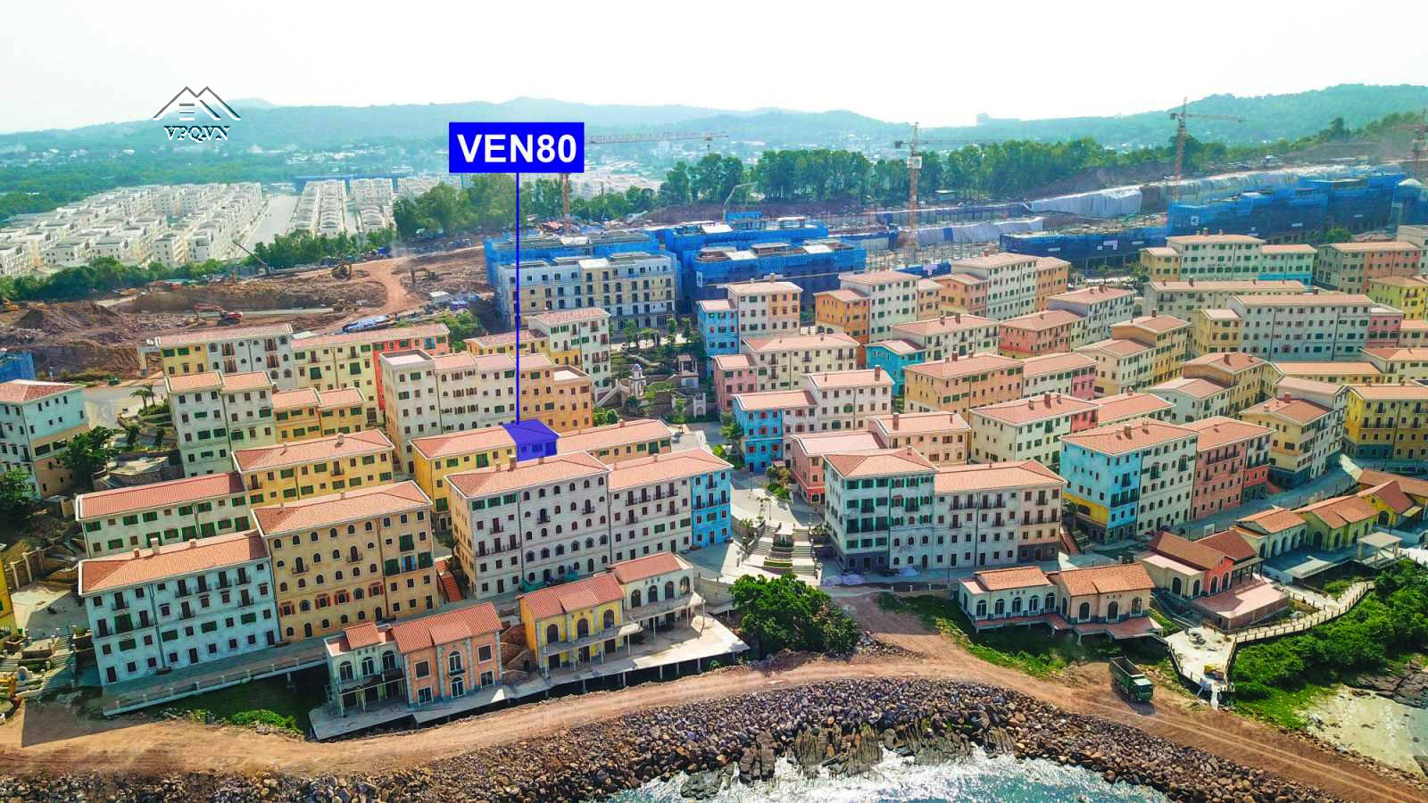 Shophouse VEN80 dễ d&agrave;ng kết nối xuống biểu tượng "Cầu H&ocirc;n"